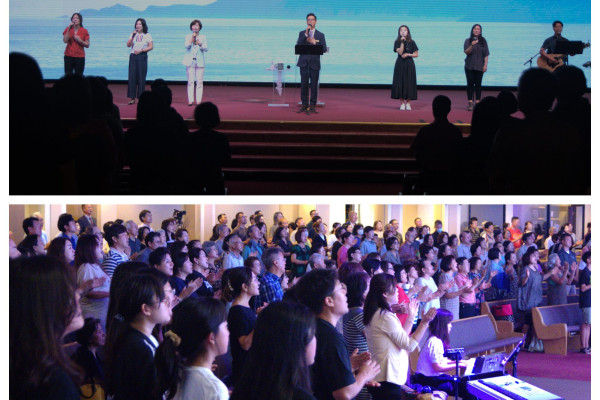 주안에교회 창립 10주년을 기념하는 선교 세미나로 온 교회가 함께 예배 드립니다.